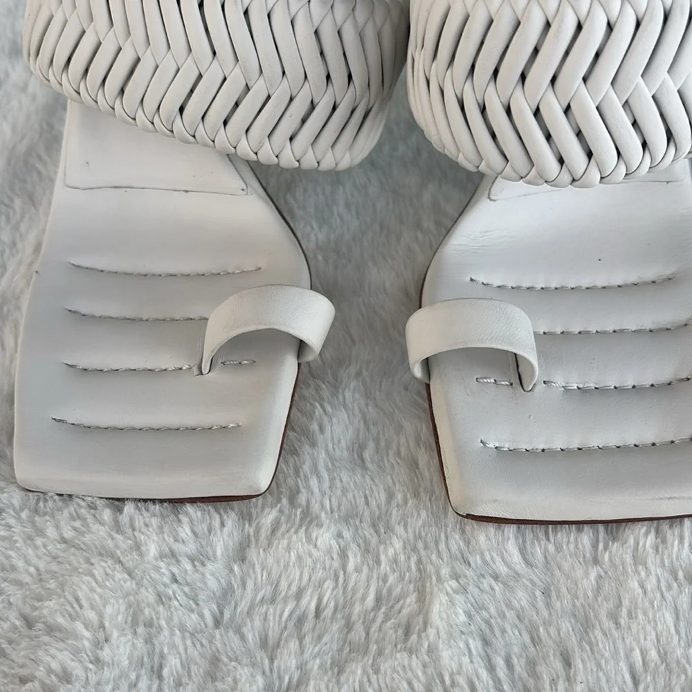 EUC GIA/RHW Sandal Open Toe Slide Mule White EU 36 Retails $370 Leather Braided